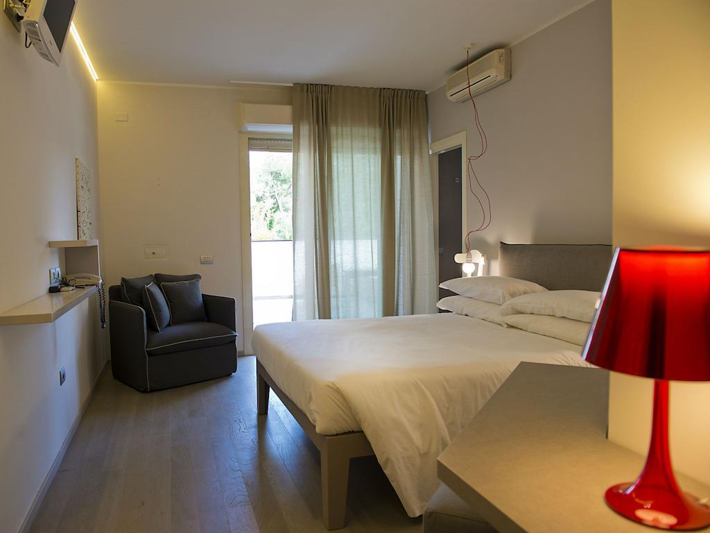 Hotel Parco Milano Marittima Bagian luar foto