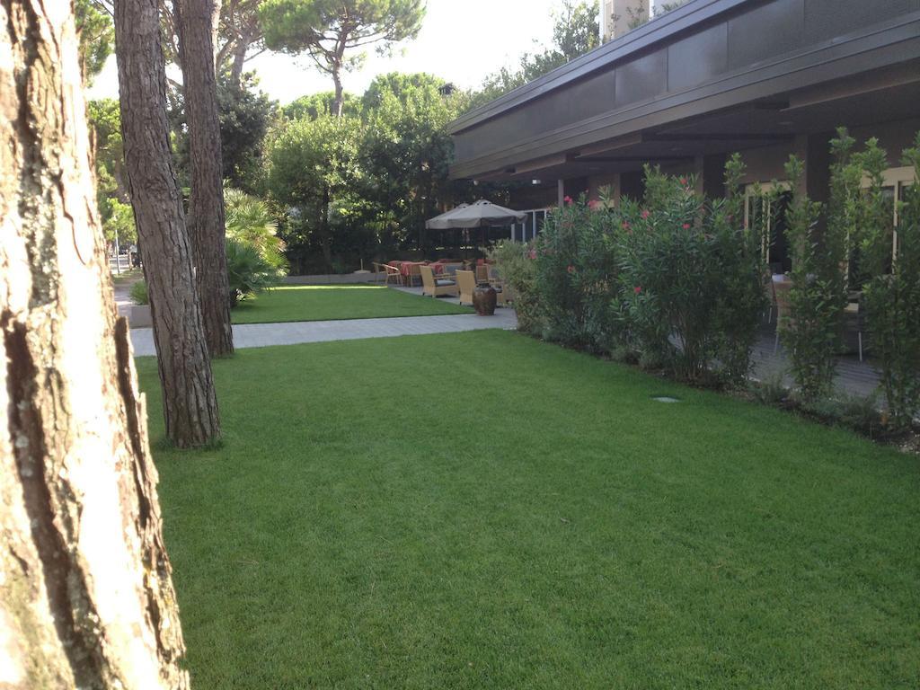Hotel Parco Milano Marittima Bagian luar foto