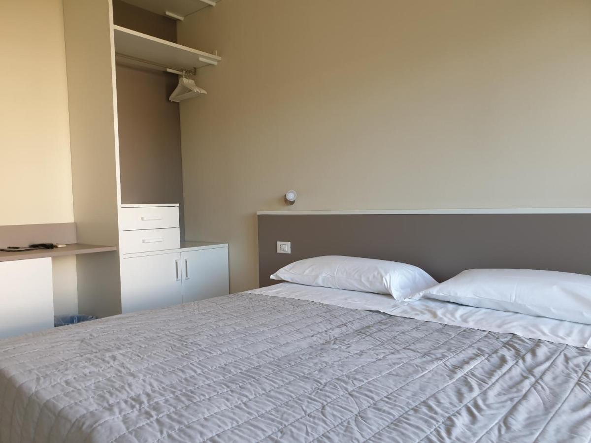 Hotel Parco Milano Marittima Bagian luar foto