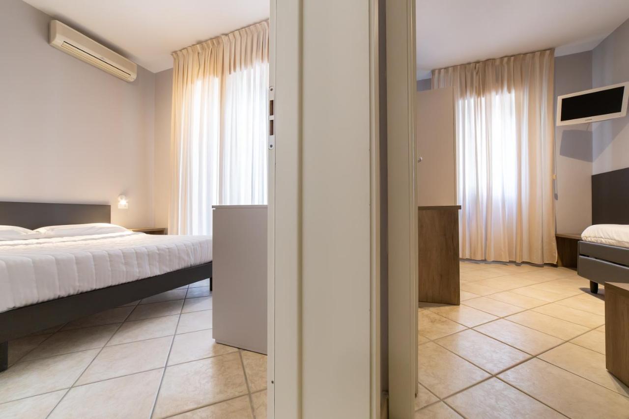 Hotel Parco Milano Marittima Bagian luar foto