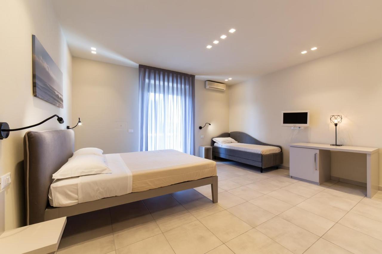 Hotel Parco Milano Marittima Bagian luar foto