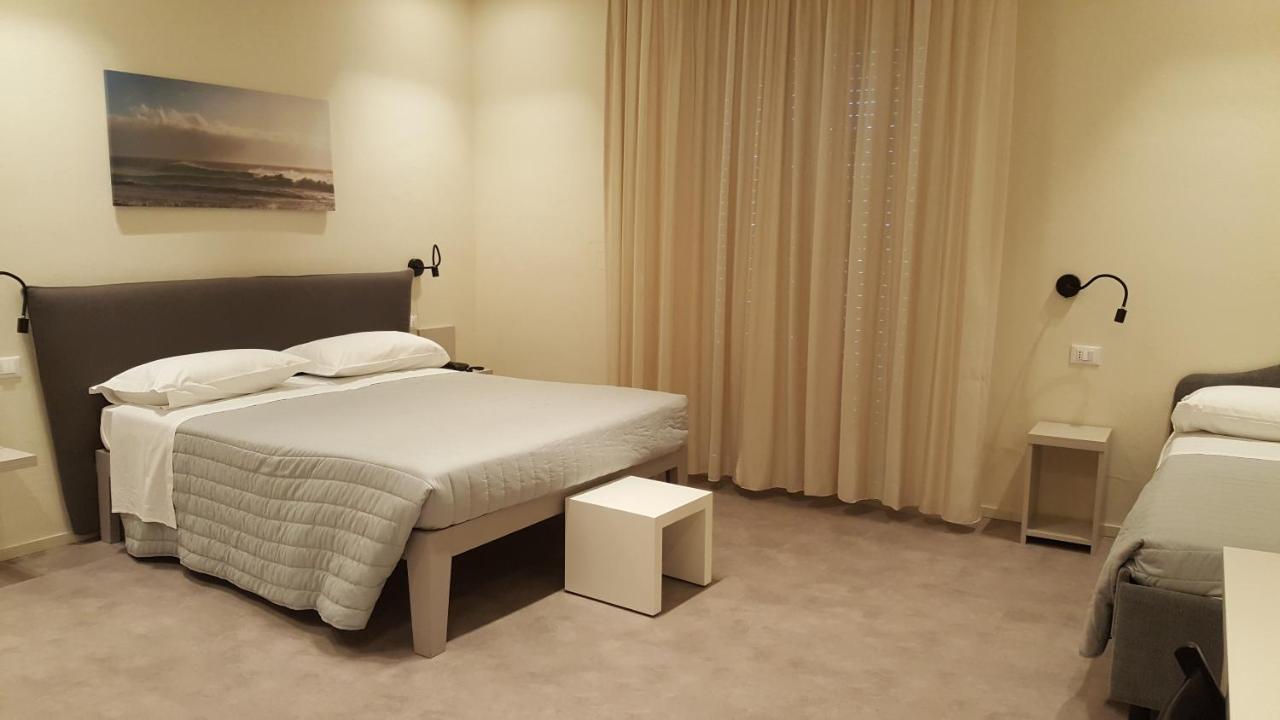Hotel Parco Milano Marittima Bagian luar foto