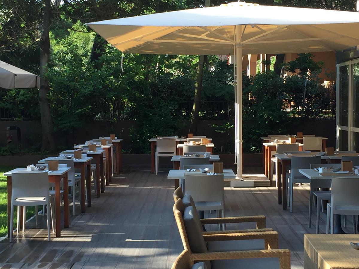 Hotel Parco Milano Marittima Bagian luar foto